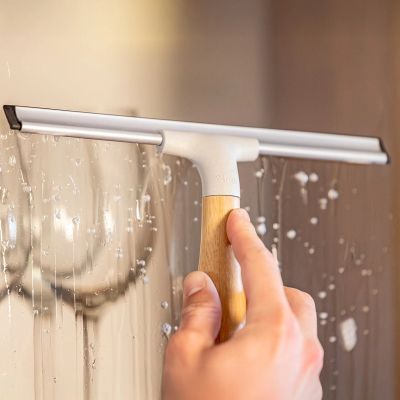 Glass cleaning tools, squeege